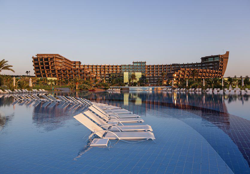 Noah's Ark Deluxe Hotel