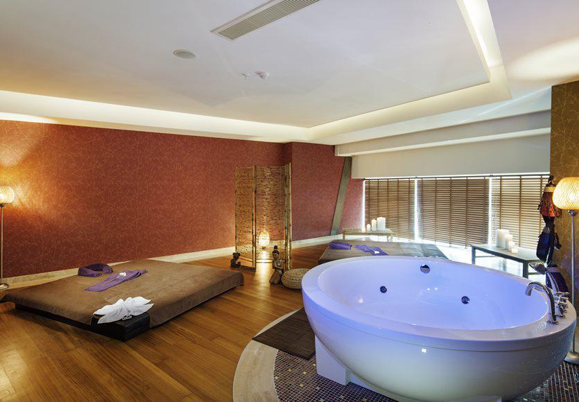 Noah's Ark Deluxe Hotel 5*
