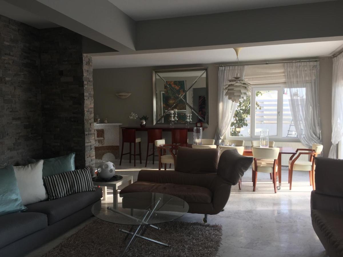 Villa Deluxe First Line *