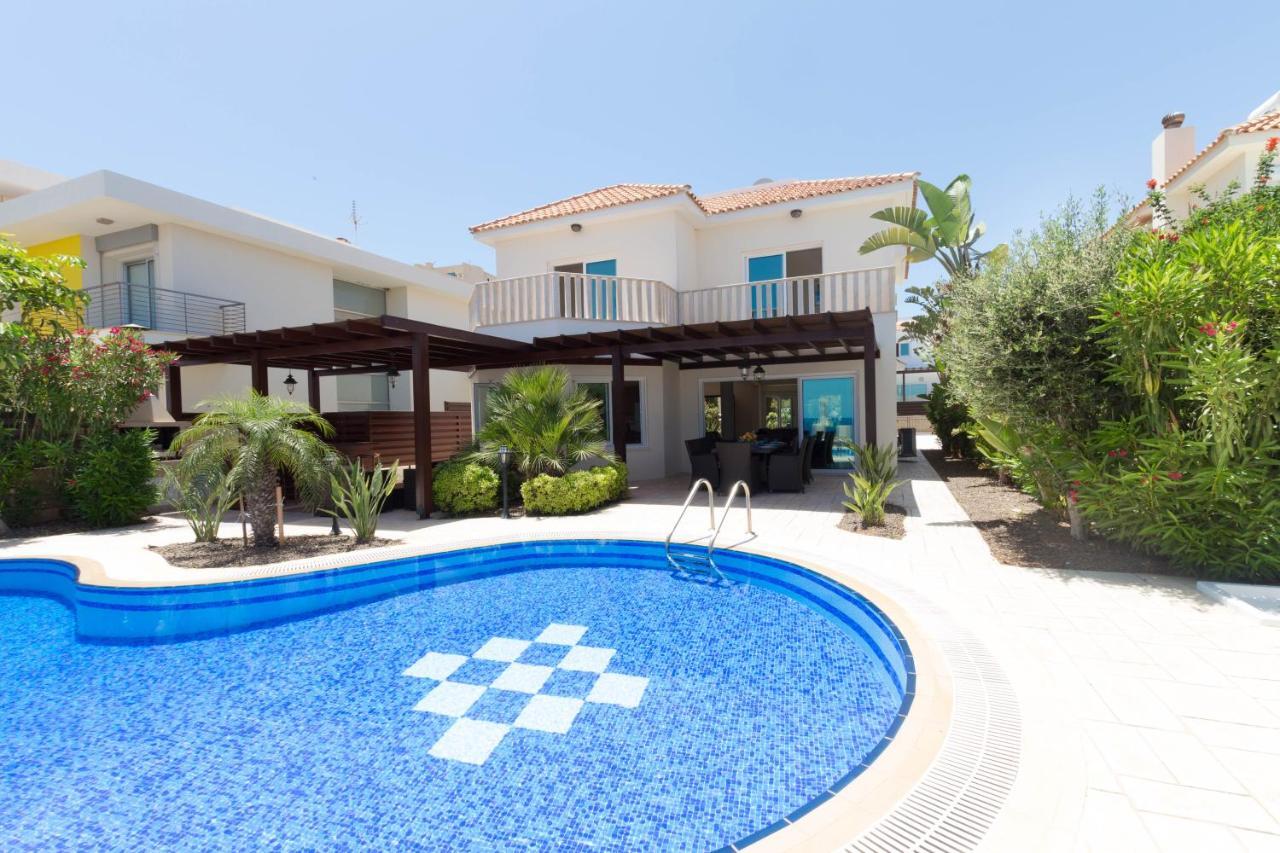 Sea Holly Front Line Holiday home