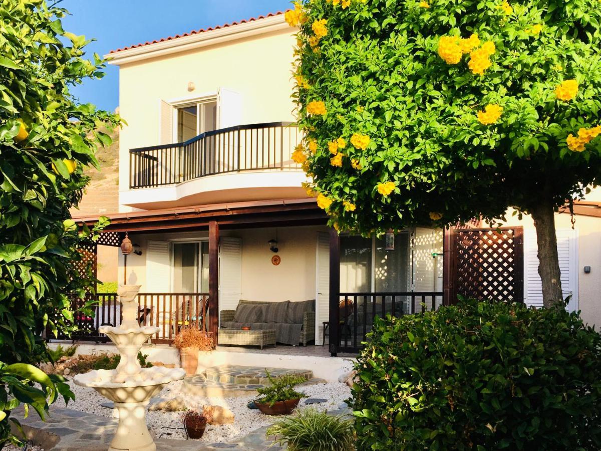 Villa Alicia With Priv Pool, Beautiful Garden And Shady Veranda- 5 Min To The Peyia