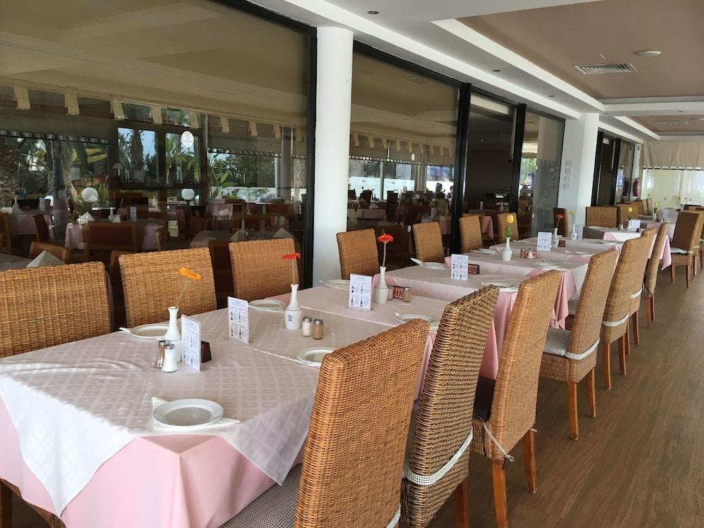 Hotel Queens Bay Kissonerga