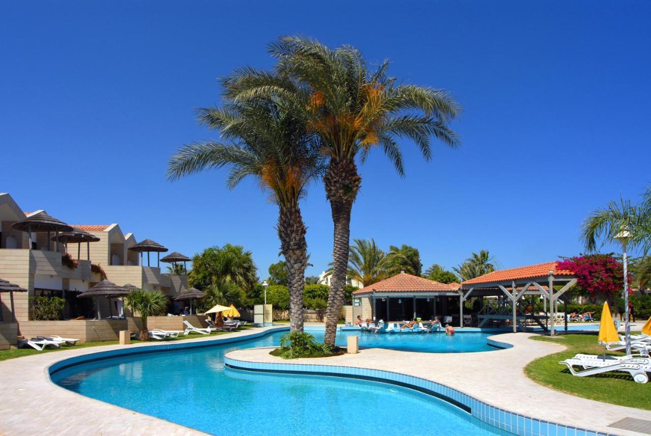 Resort Palm & 4*