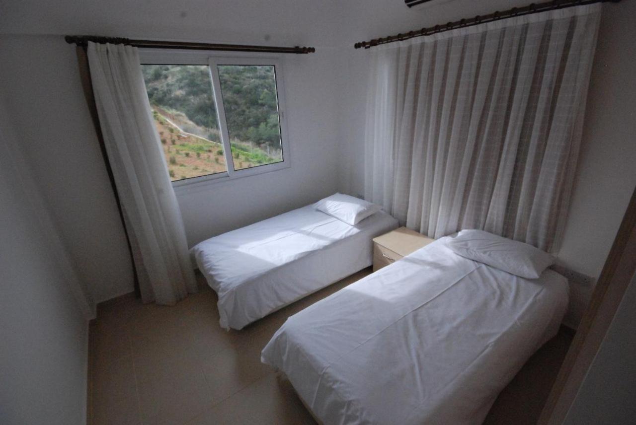 Penthouse With Breathtaking Panoramic Views Of Mediterranean Sea & Mountains Apartment Akanthou