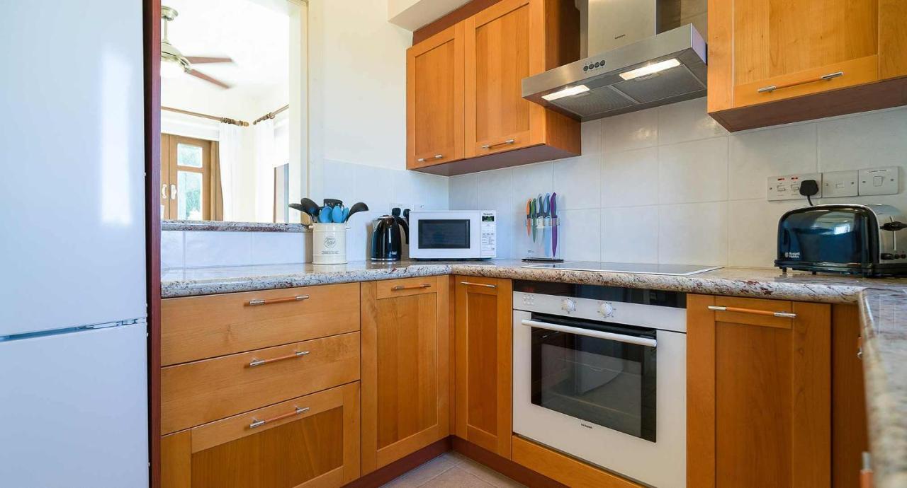 1 Bedroom Nesoi With Sea And Golf Views, Aphrodite Hills Kouklia