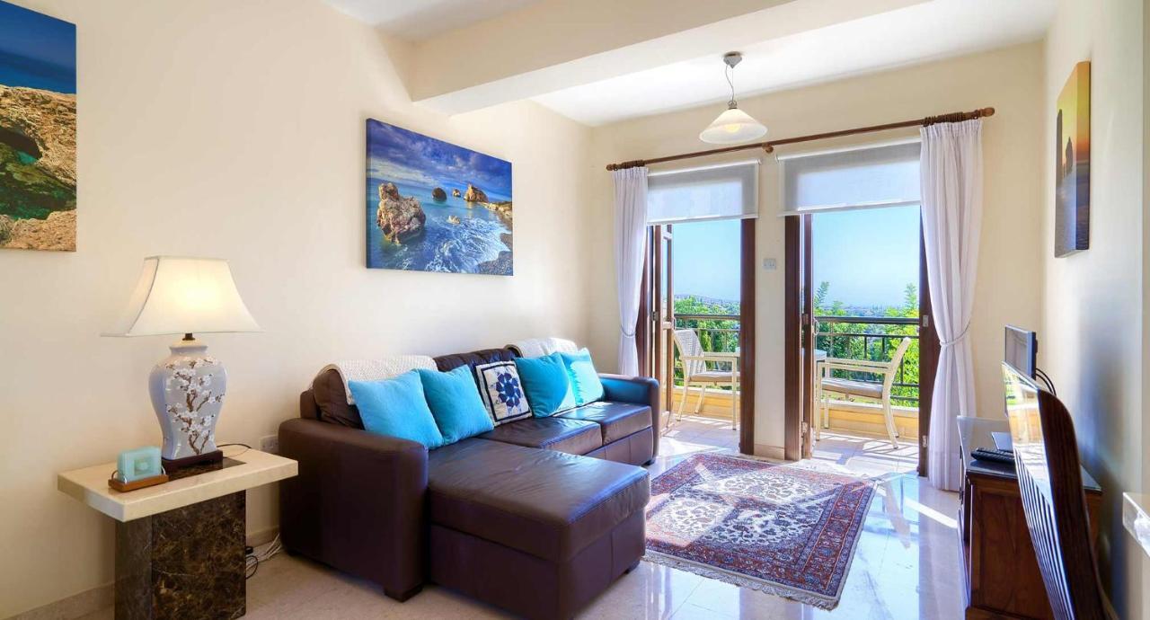 1 Bedroom Nesoi With Sea And Golf Views, Aphrodite Hills * Kouklia