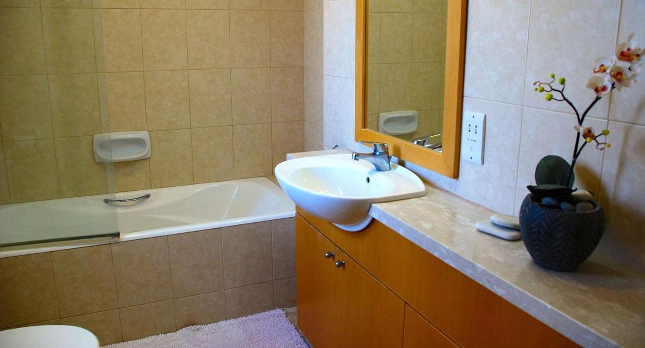3 Bedroom Cardia With Private Pool, Aphrodite Hills Villa Kouklia