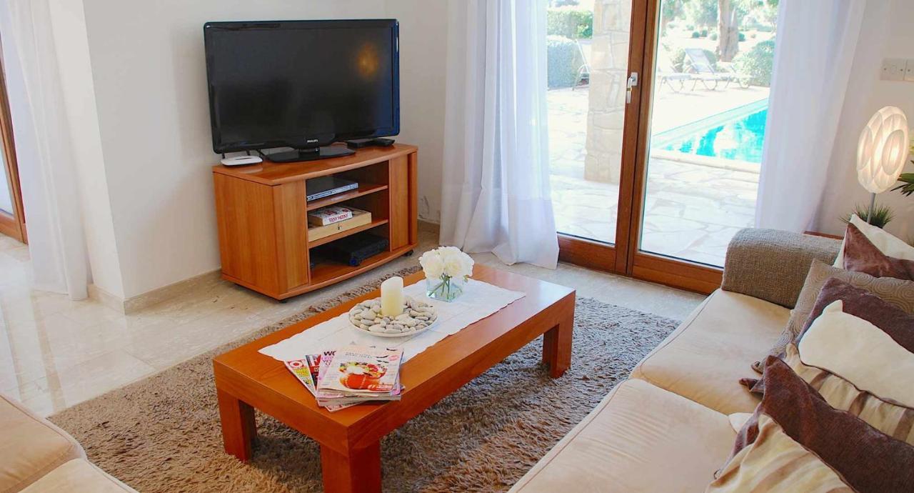 3 Bedroom Cardia With Private Pool, Aphrodite Hills Kouklia