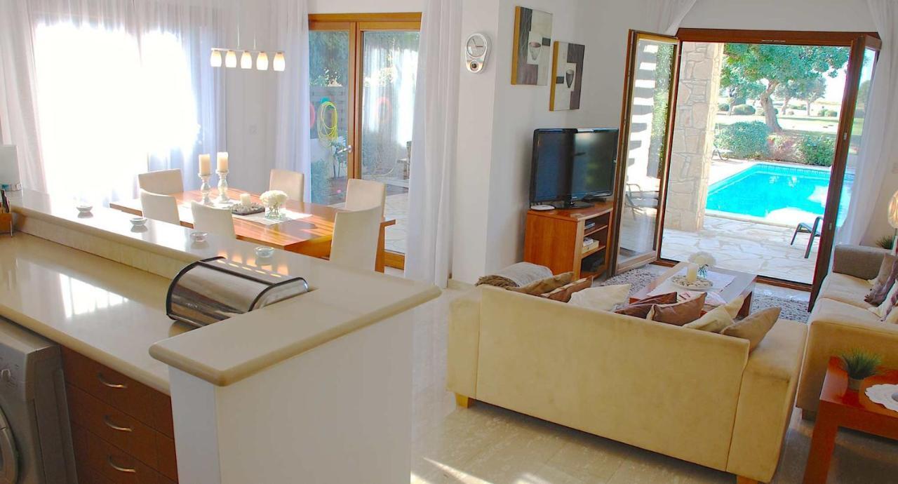 3 Bedroom Cardia With Private Pool, Aphrodite Hills Villa *