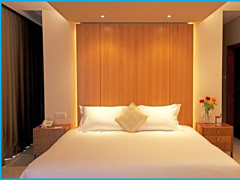 Hotel Poseidonia 4*