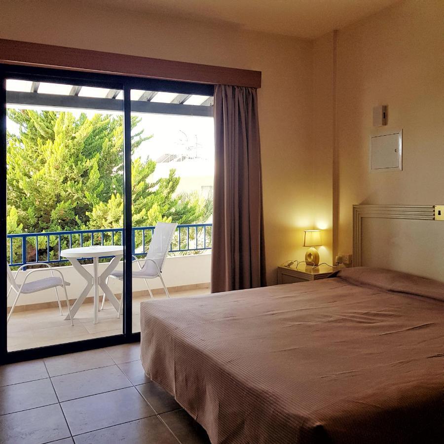 Aparthotel Zoe's Court 3*