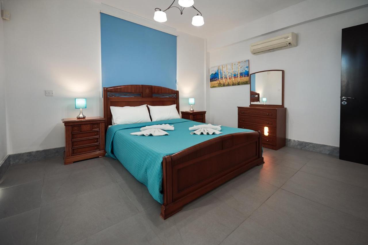 Front Bella Vista Villa