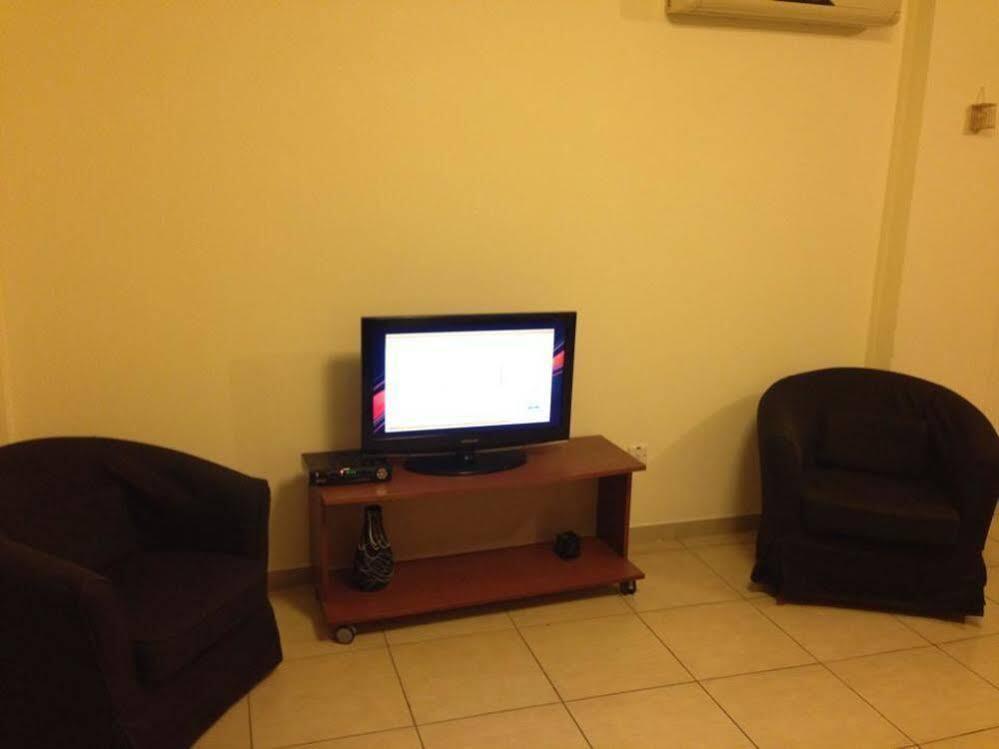 Apartment Lakis Court *