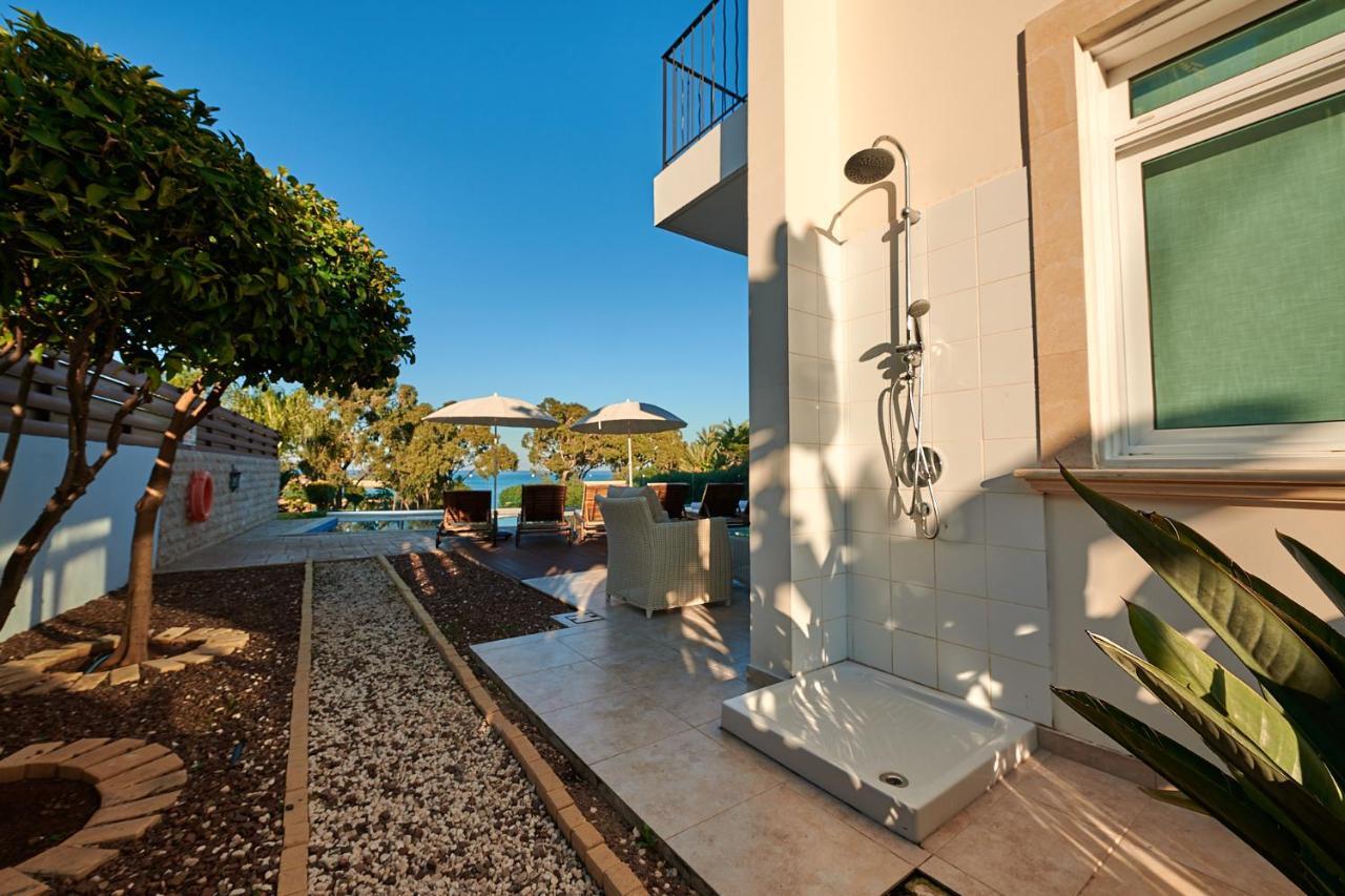 Front Bella Vista *