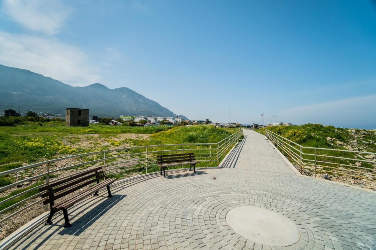 Spacious Three-bedroom With Sea View B4