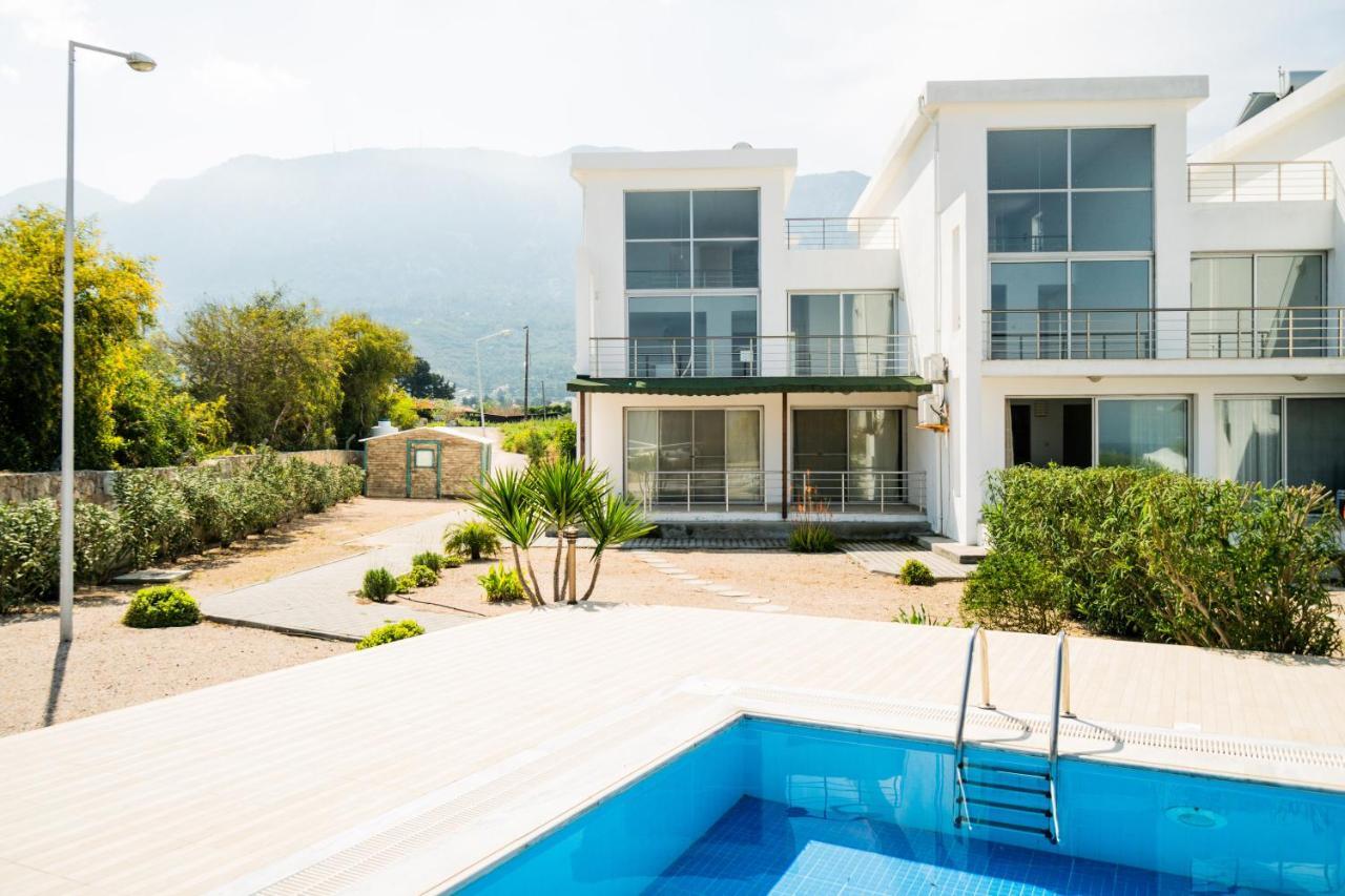 Apartment Spacious Three-bedroom With Sea View B4 *