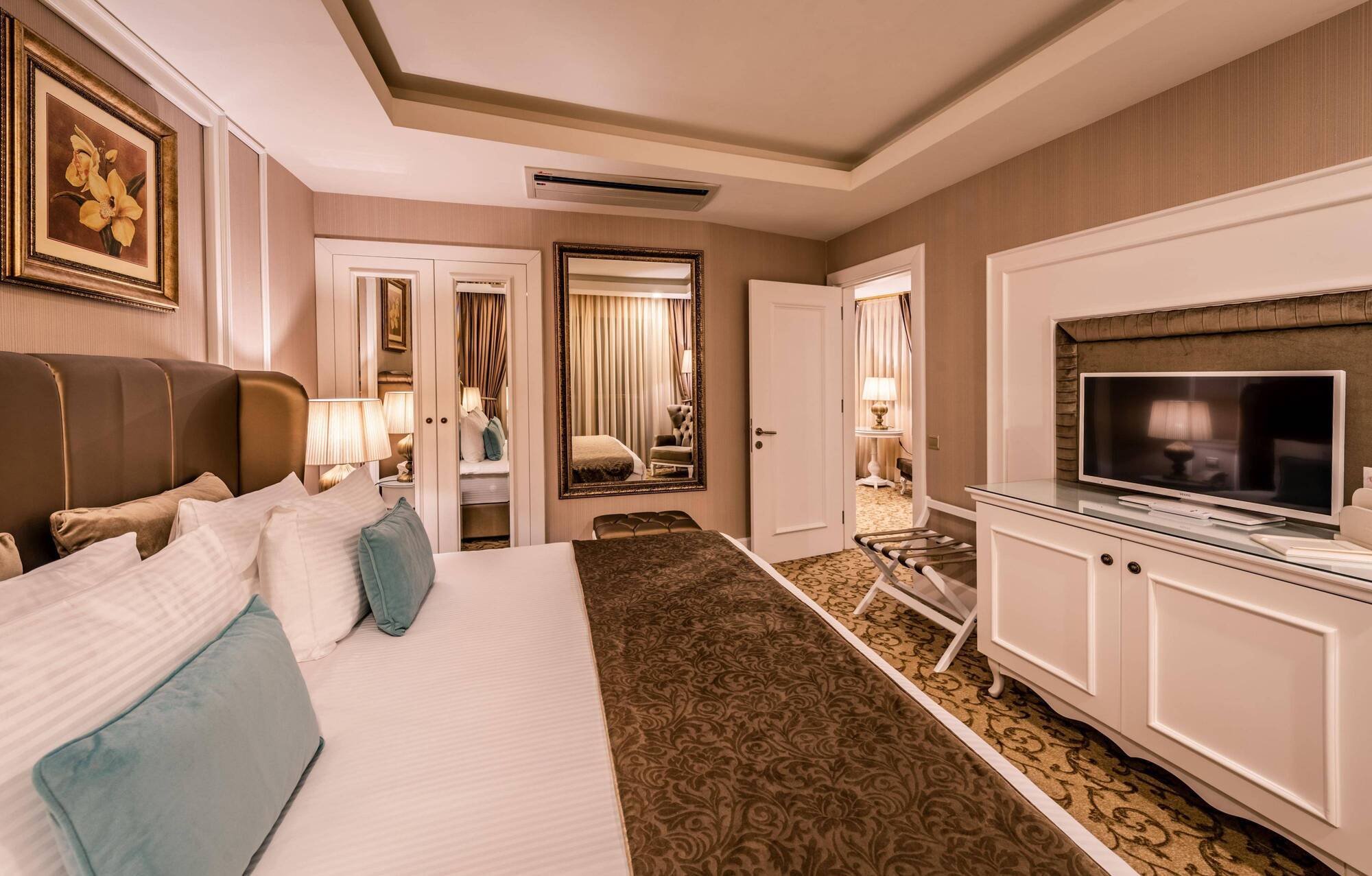 Vuni Palace & Casino & Hotel Kyrenia (Northern Cyprus)