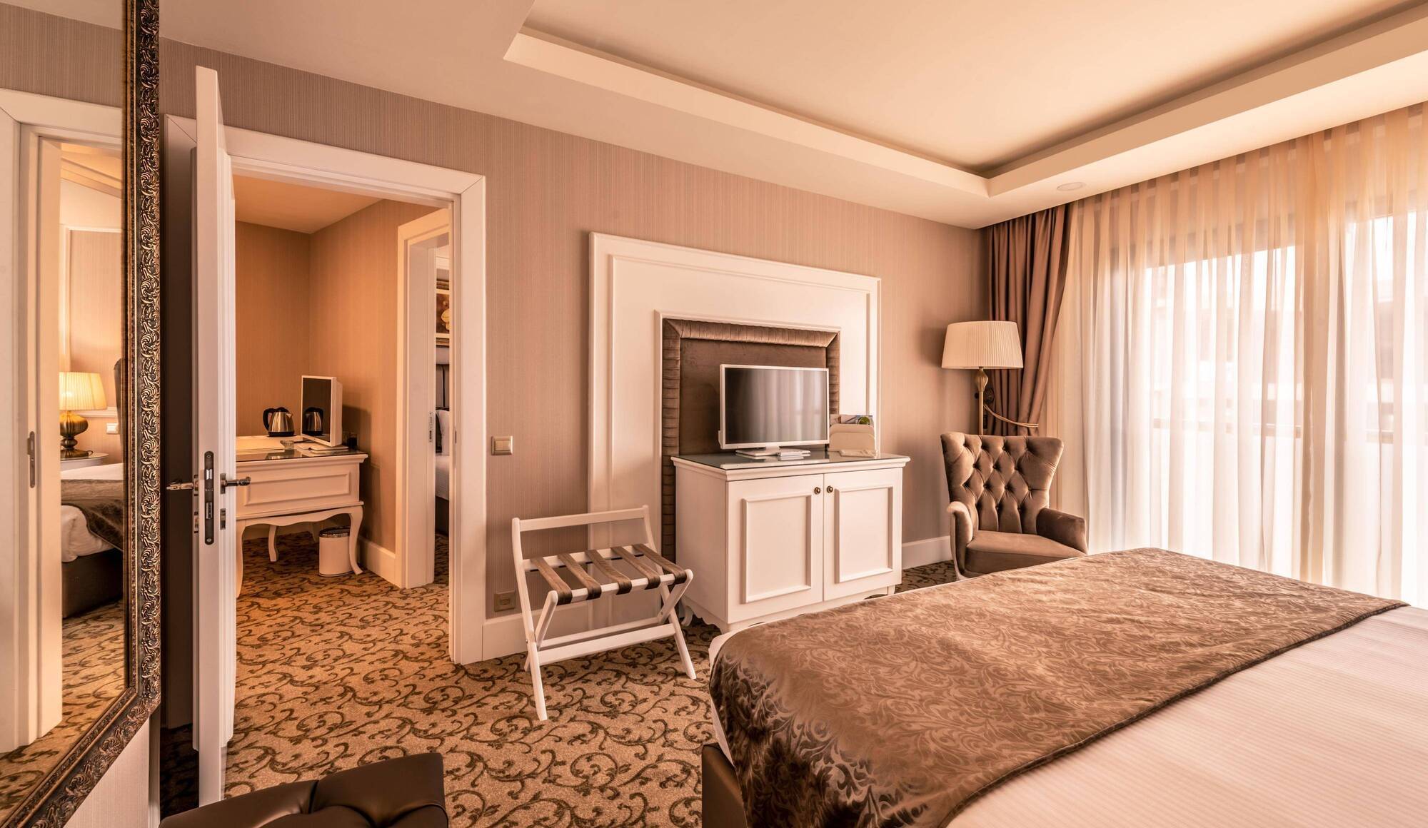 Vuni Palace & Casino & Hotel 5*