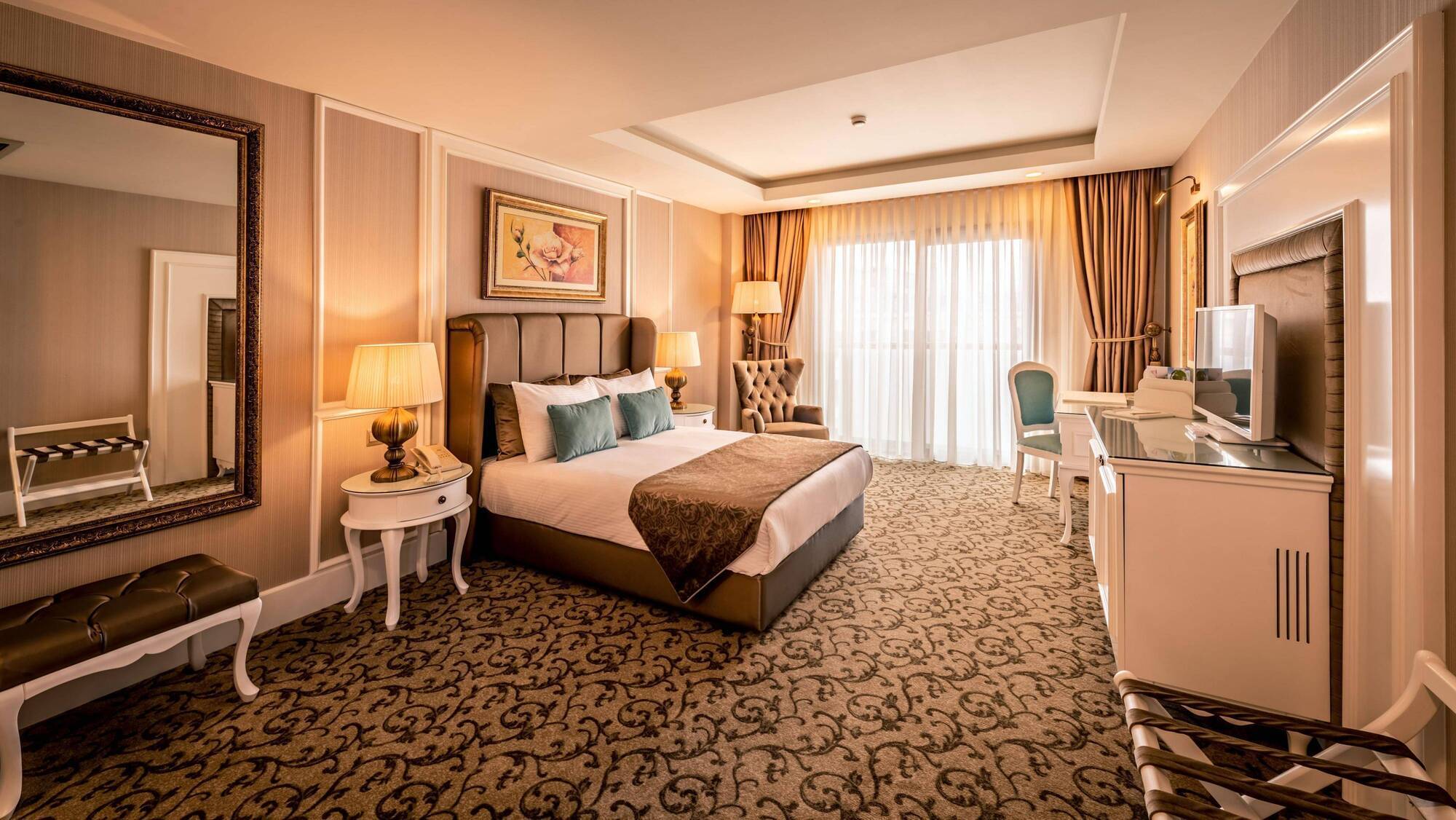 Vuni Palace & Casino & Hotel 5*