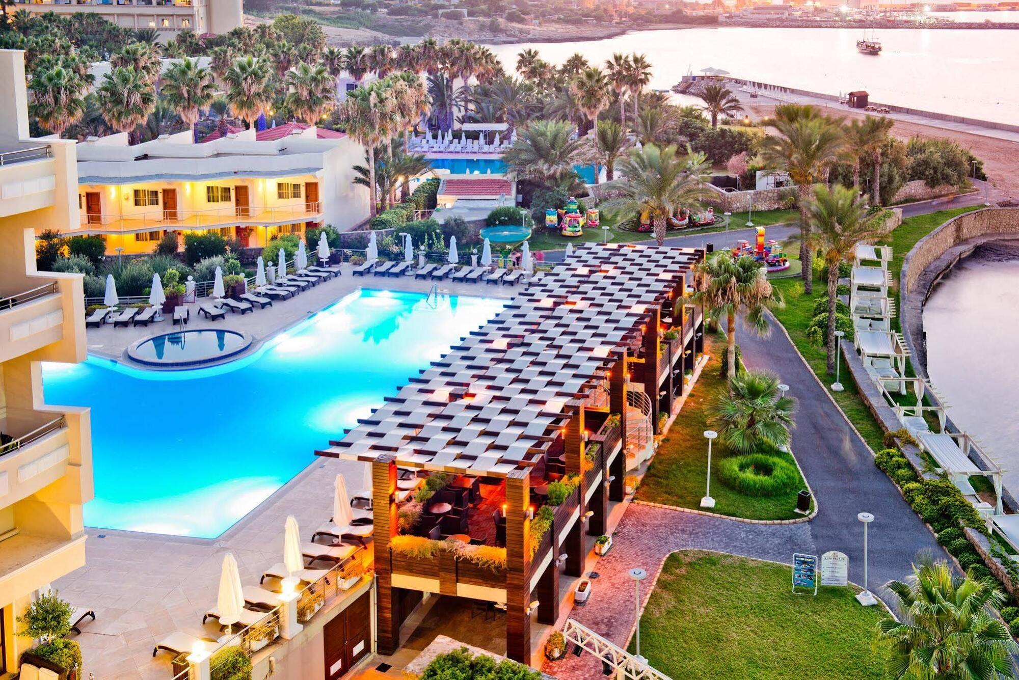 Vuni Palace & Casino & Hotel 5*