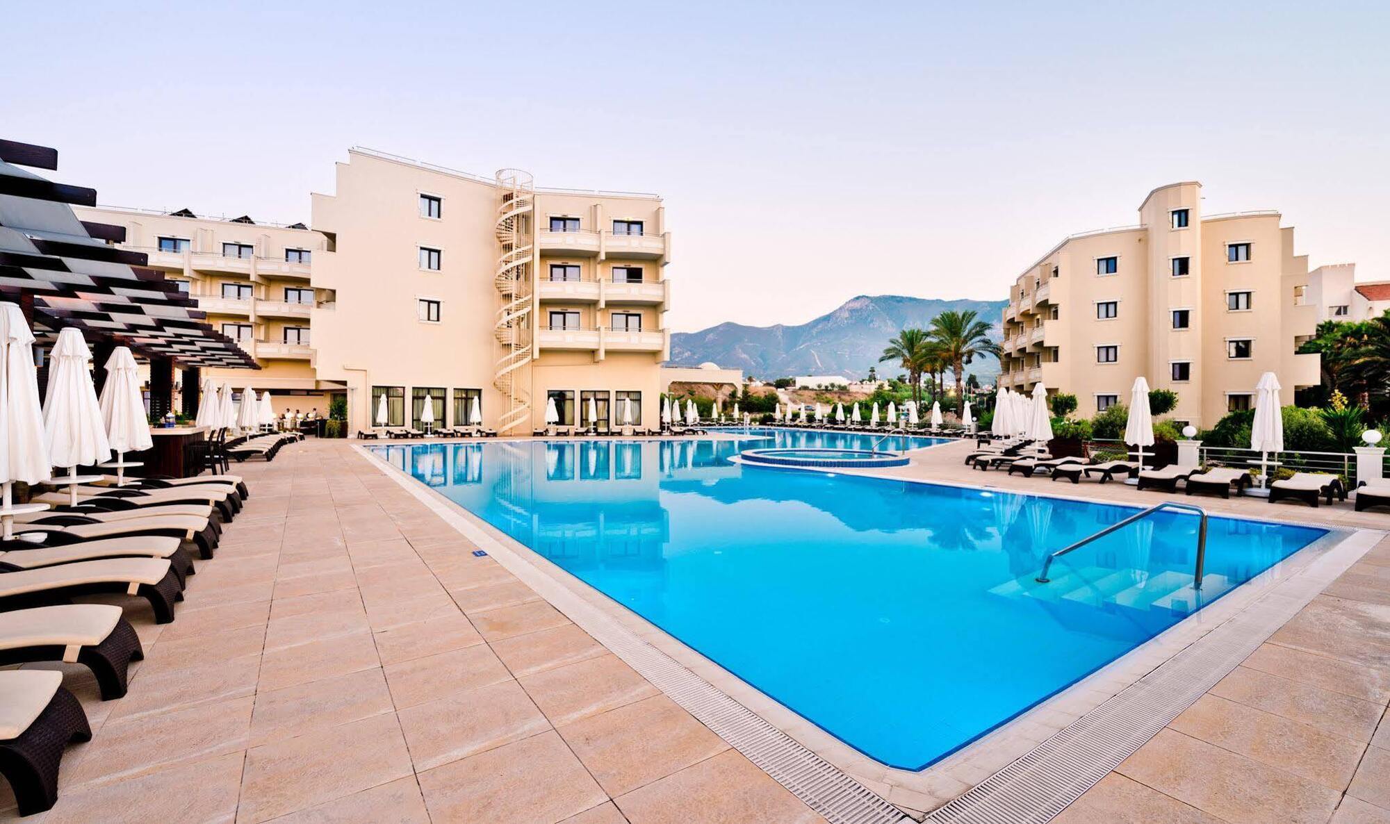 Vuni Palace & Casino & Hotel