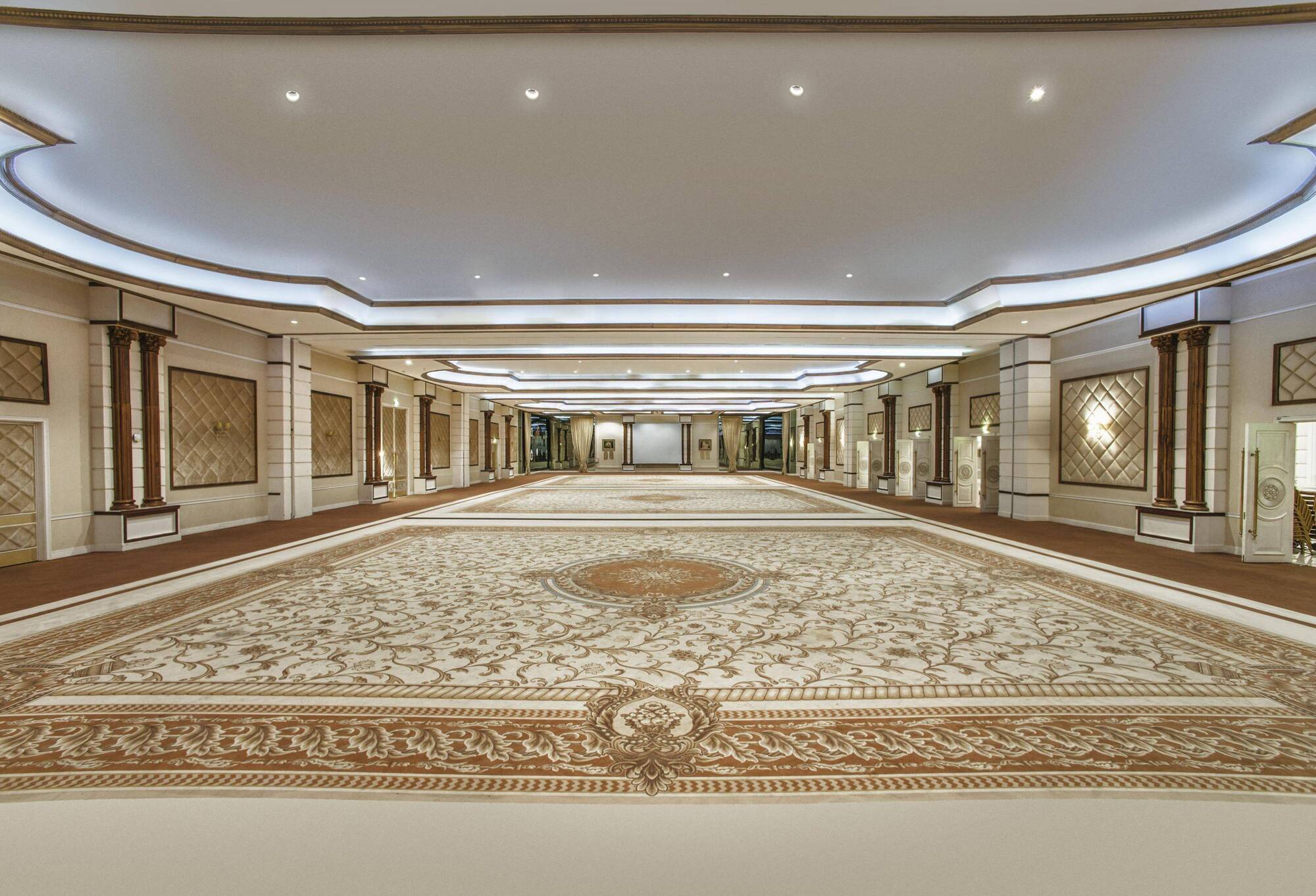 Kaya Artemis & Casino Hotel