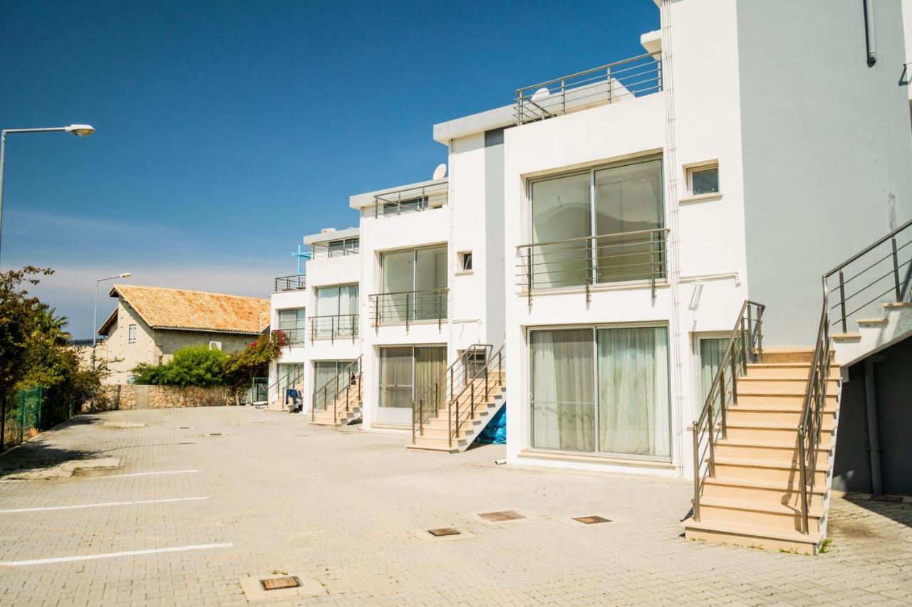 Spacious Three-bedroom With Sea View A4 *