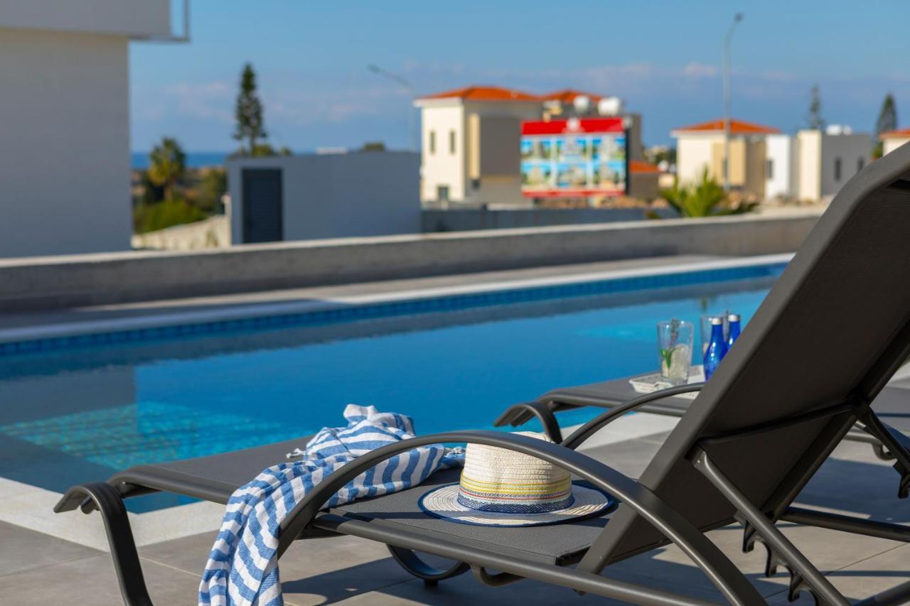 Marlene, Walking Distance To Coral Beach! * Peyia