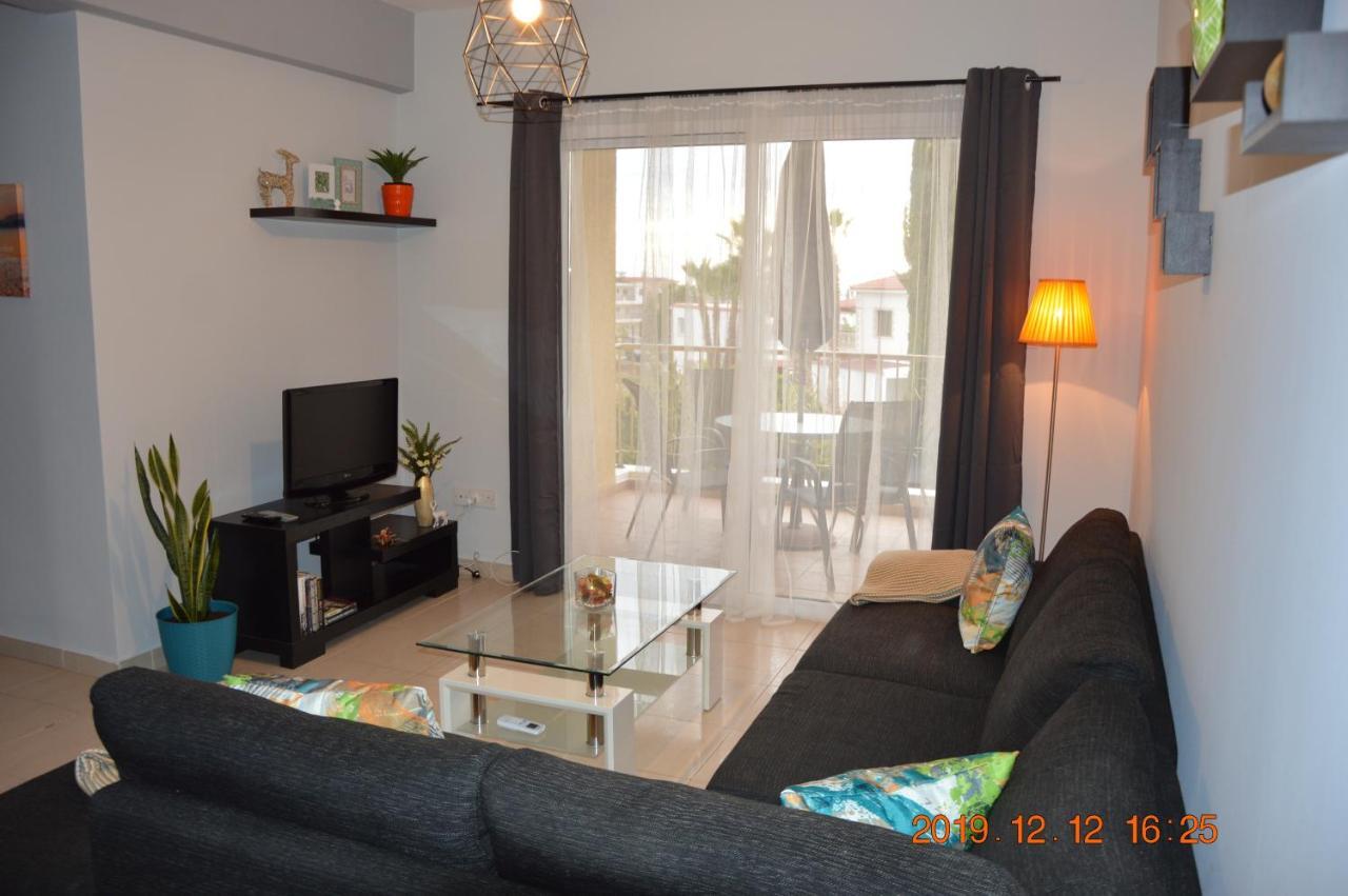 Luxury Apartment *