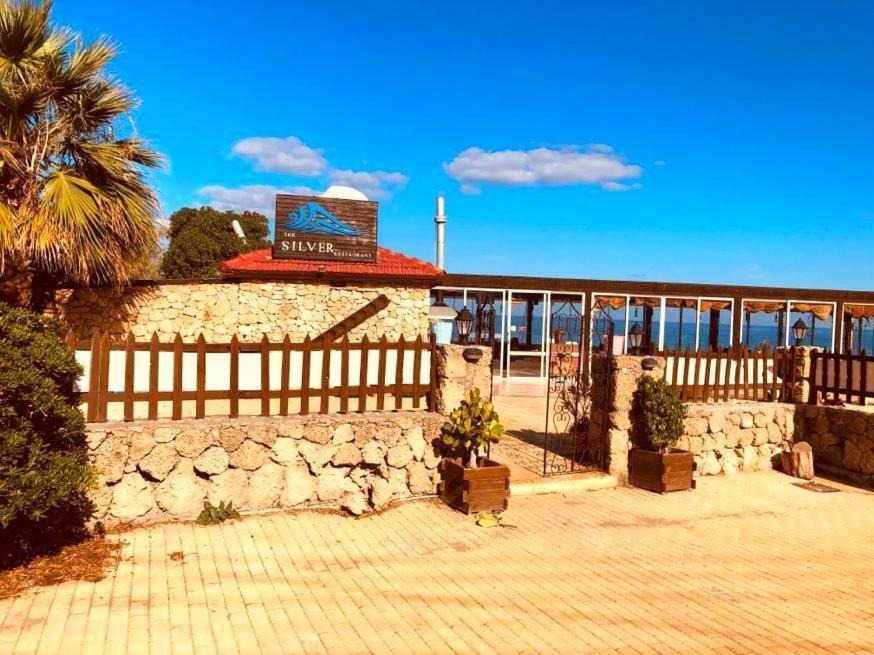 Seafront Silver Waves Mini & Restaurant & Pool Kyrenia (Northern Cyprus)