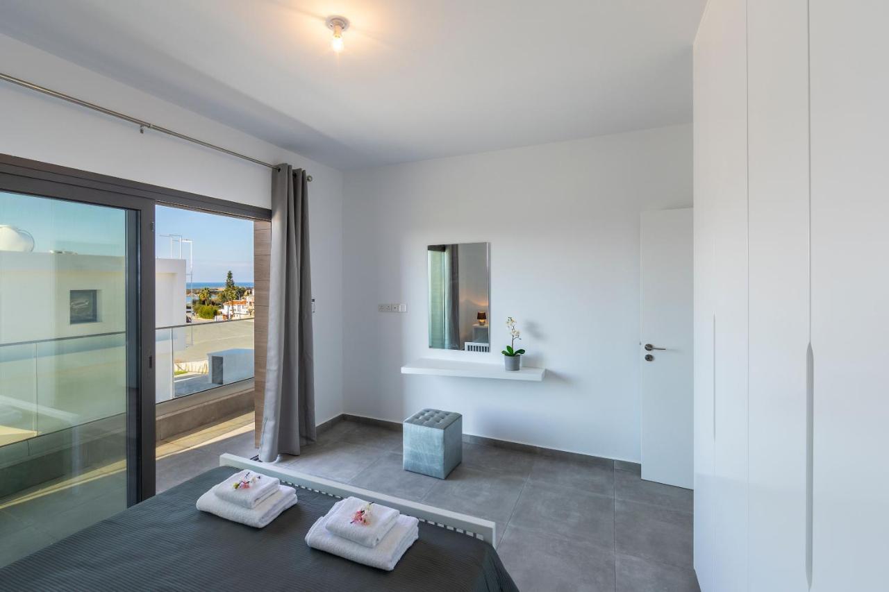 Villa Marlene, Walking Distance To Coral Beach! Peyia