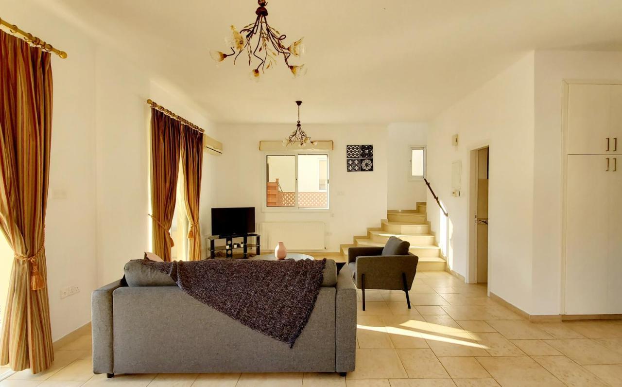 Rossa Villa *