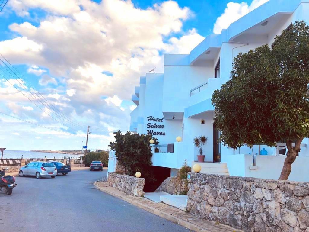 Seafront Silver Waves Mini & Restaurant & Pool