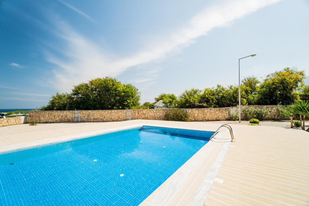 Apartment Spacious Three-bedroom With Sea View A4