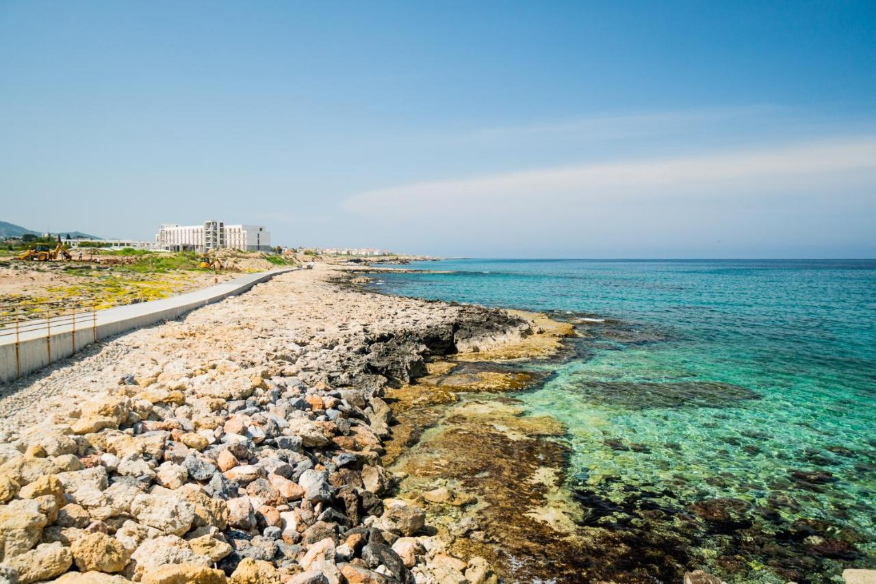 Spacious Three-bedroom With Sea View A4 * Lapithos (Northern Cyprus)