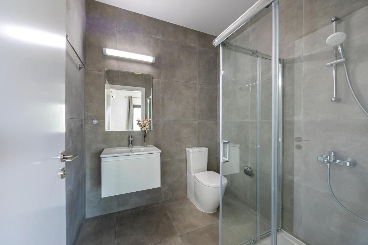 Marlene, Walking Distance To Coral Beach! Peyia