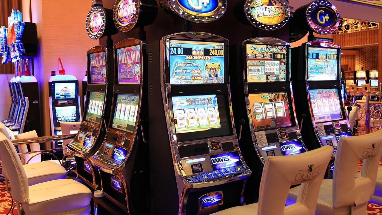 Cratos Premium Casino &