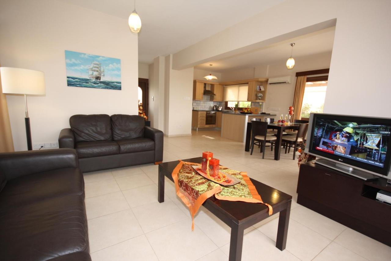 Villa Bay