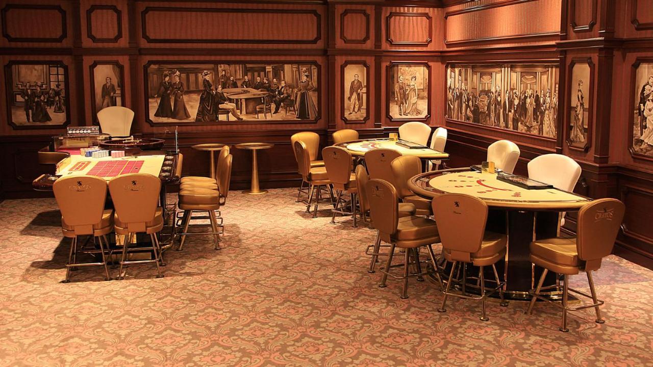 Cratos Premium Casino & 5* Kazaphani