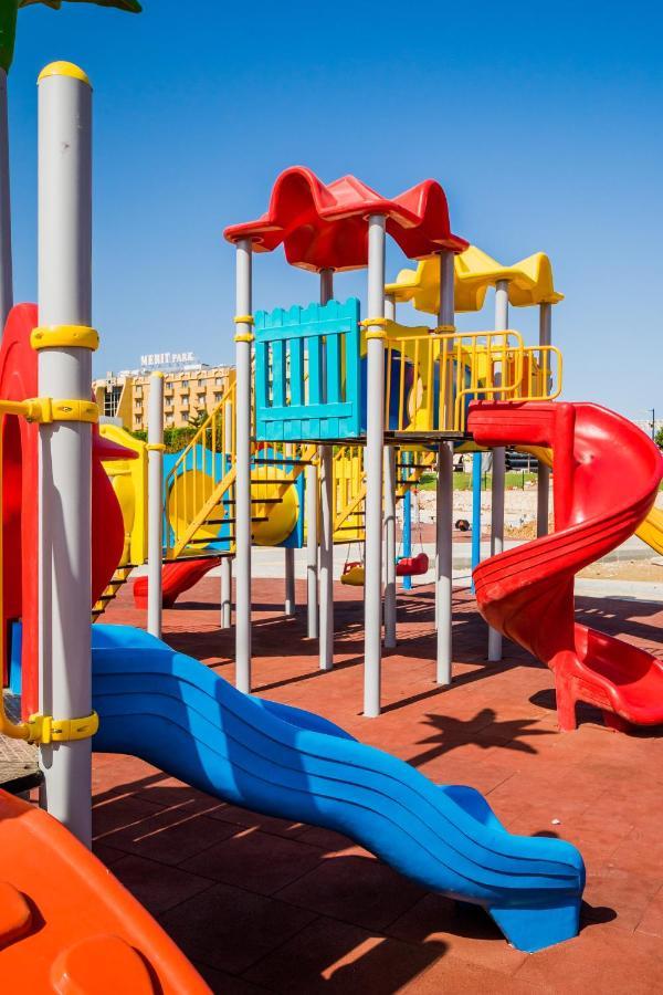 Comfortable One-bedroom Near The Sea And Casino Merit Park Sel 2-6 Apartamento