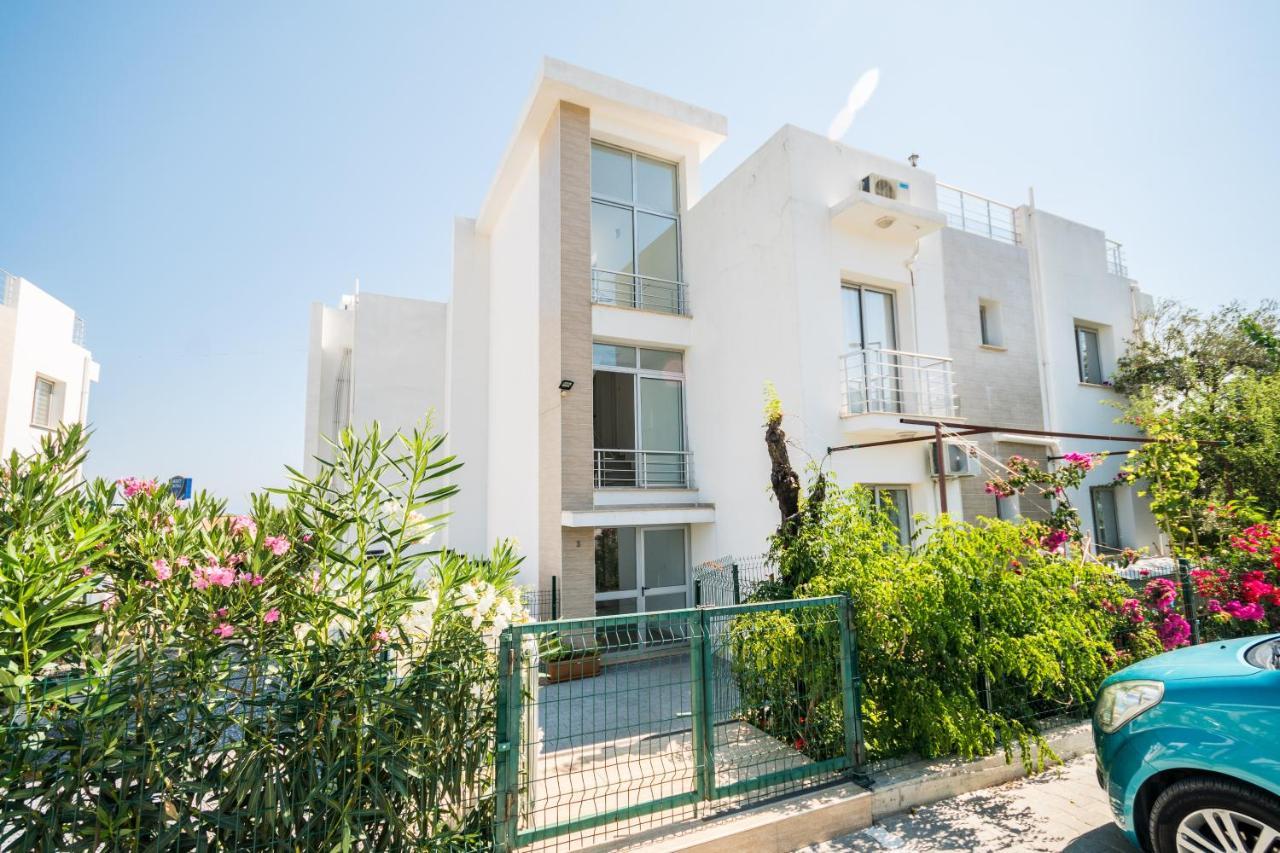 Appartement Amazing Two-bedroom In Lukomorye D1 With Private Garden *