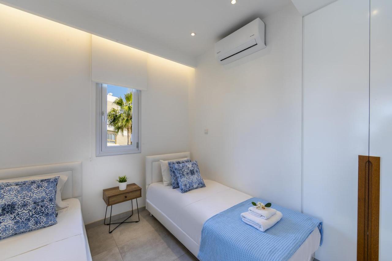Apartment Mackenzie Castella Beachfront Larnaca