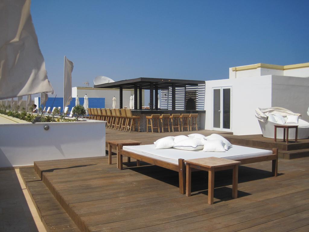 E-hotel Larnaca & Perivolia