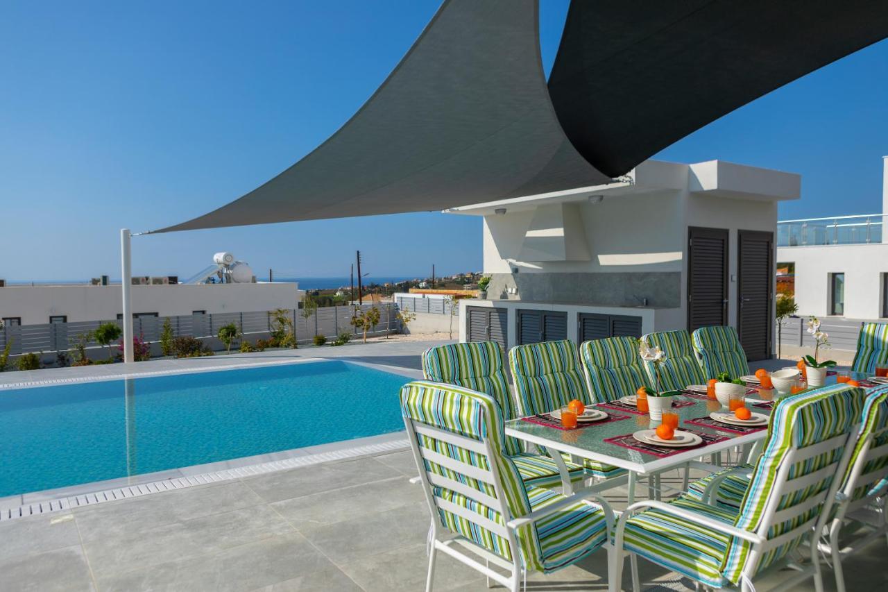 Villa Andromeda, Sea Caves *