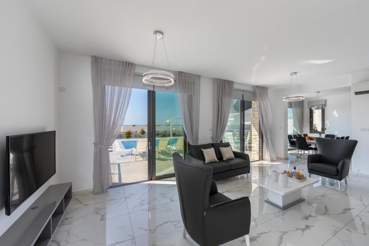 Andromeda, Sea Caves Villa *