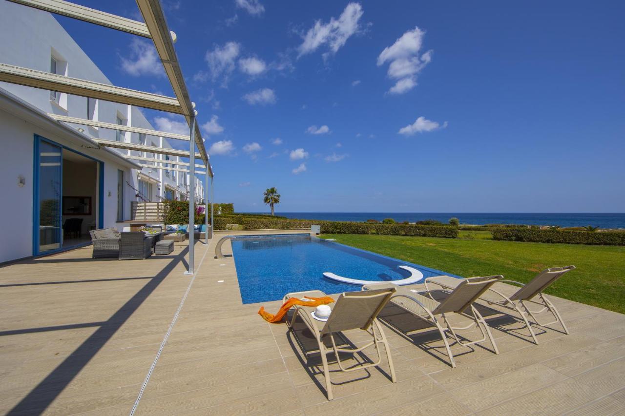 Seafront Infinte Aretousa Villa