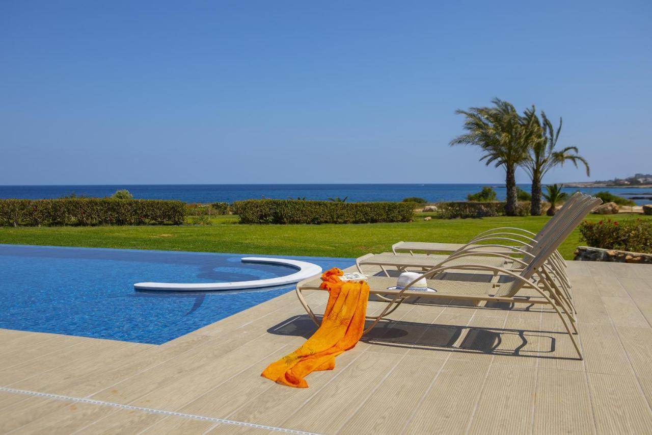 Seafront Infinte Aretousa Villa
