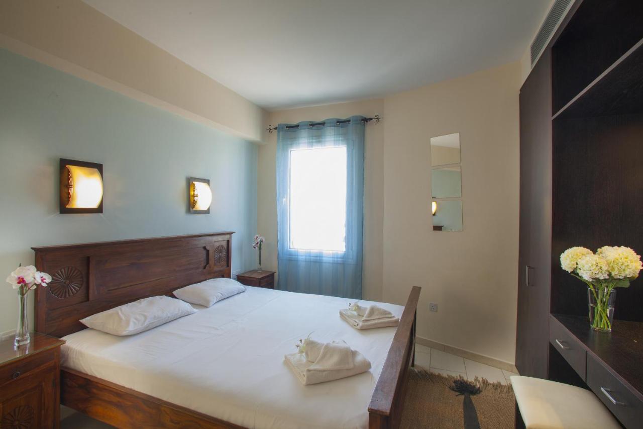 Seafront Infinte Aretousa Villa