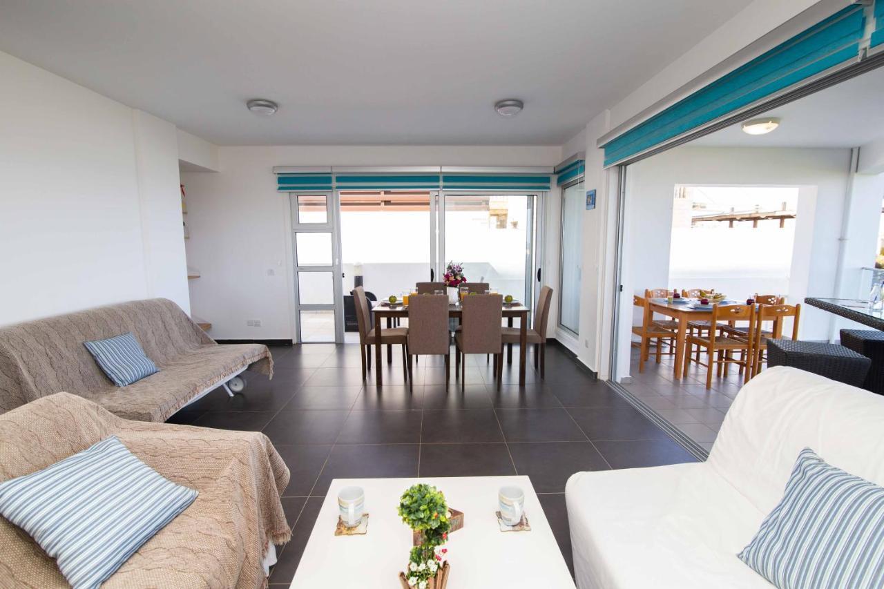 Trident 4 Apartment