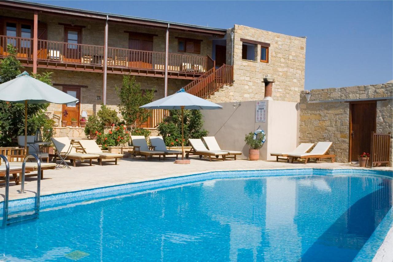 Apartment Eveleos Tochni